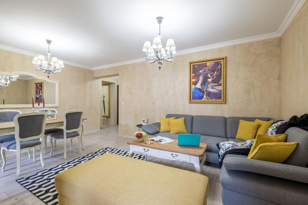 The Ego House At Vitoshka Street Apartament